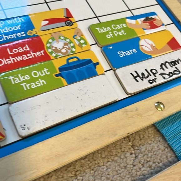 Melissa & Doug | Magnetic Responsibility Chart - Picture 5 of 10